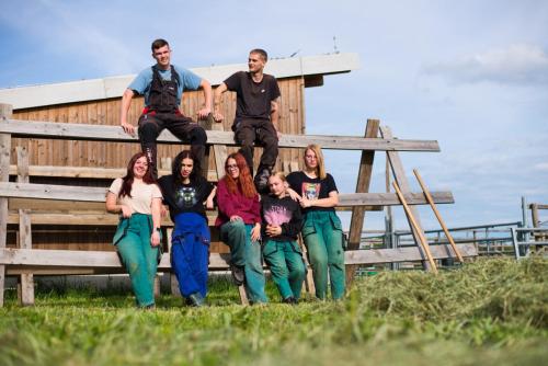 Třídní fotografie třetího ročníku učebního oboru zemědělec-farmář Agro školy v Pozďatíně