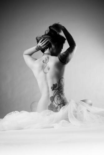 Tattoo artist Alice - Topless fotografie od Tomáše Raura